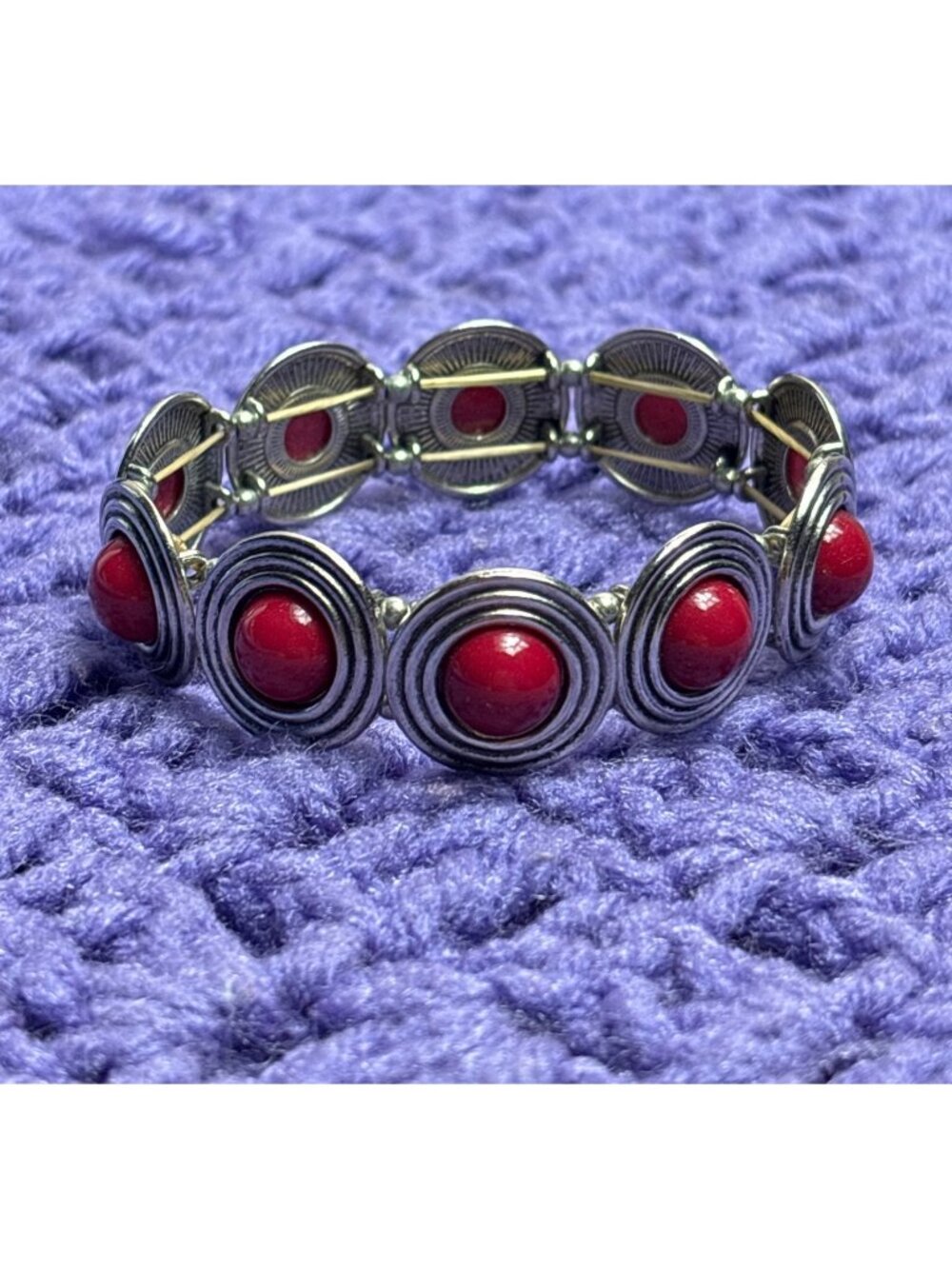 Vtg Red Plastic Cabochon Stretchy Bracelet Silvertone 6.75 inches Unstretched